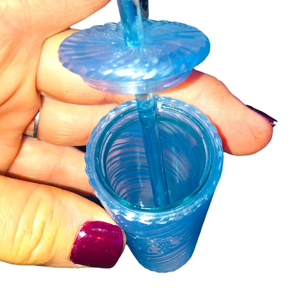 Starbucks ice blue cup keychain and it really opens❤️ NEW IN BOX - Picture 10 of 12